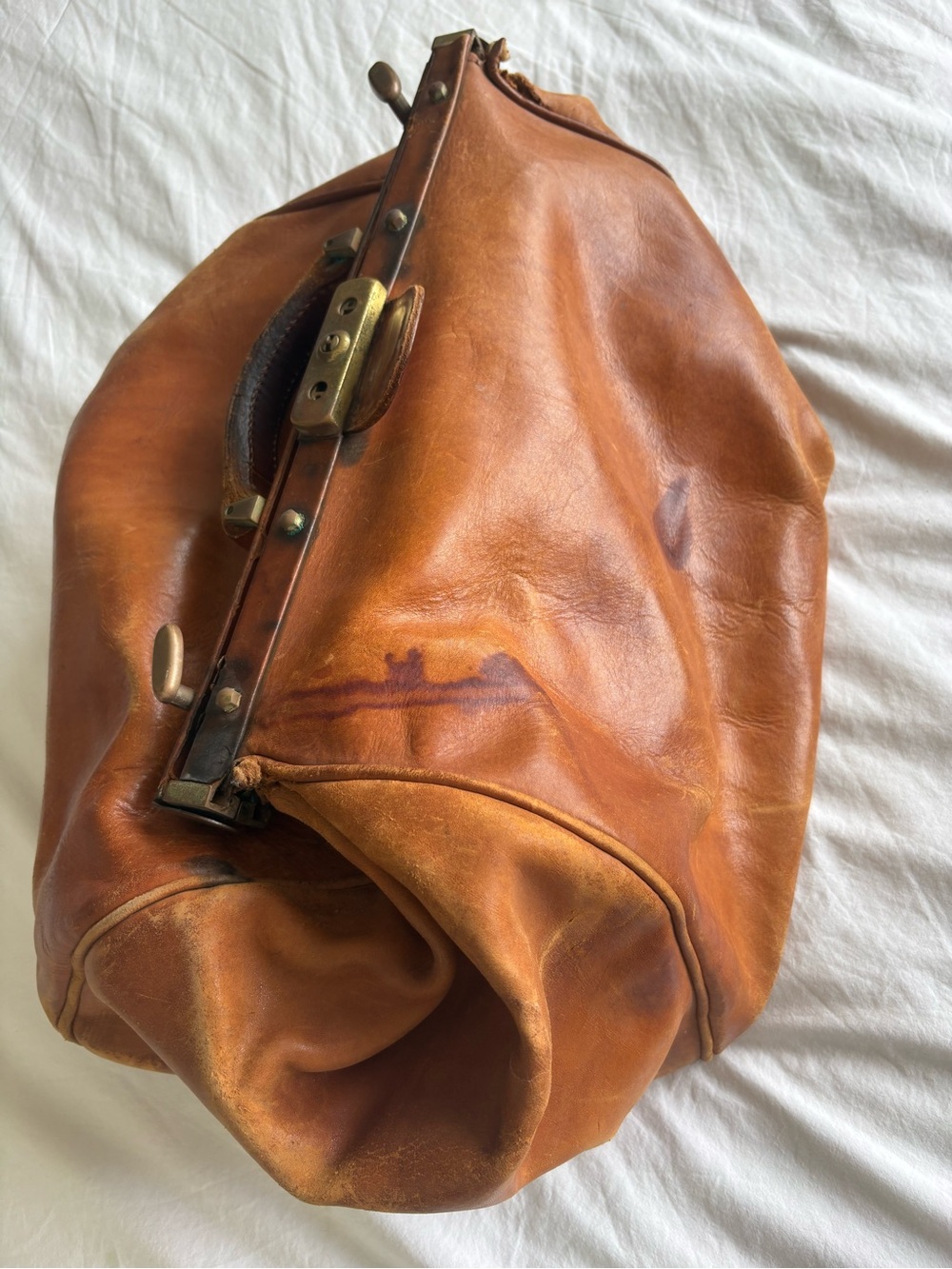 Vintage 1930s/40s Leather Gladstone Doctor Bag Prop Restoration 13x11x10.5 As Is - Picture 2 of 16